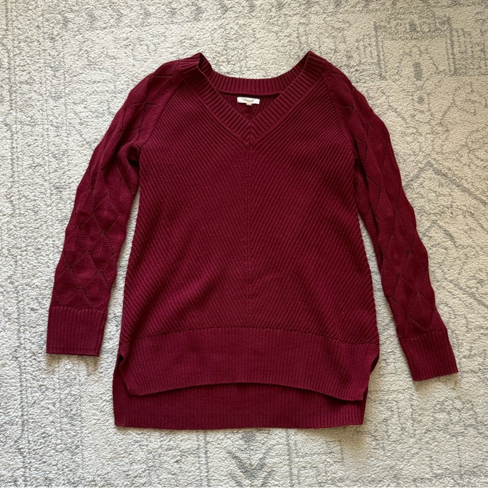 Maurices Size Small Women's V-Neck Burgundy Sweater